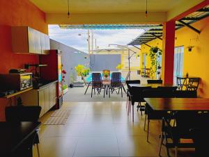 Η κουζίνα ή μικρή κουζίνα στο Pousada Família Alegria Hospedaria