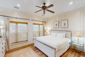 Ένα ή περισσότερα κρεβάτια σε δωμάτιο στο Sunset & Smiles +15 φωτογραφίες