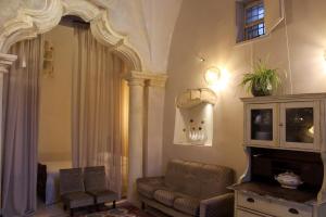Χώρος καθιστικού στο Casa Cesira, antica dimora con cucina professionale - Marea Stays Collection