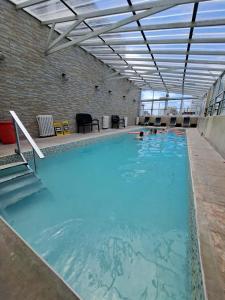 Bazén v ubytování San Remo Grand Hotel nebo v jeho okolí