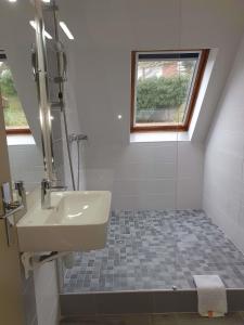 Ένα μπάνιο στο ibis budget Blois Centre