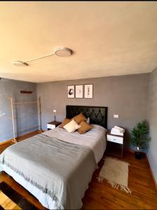 Postel nebo postele na pokoji v ubytování Urqu mayu + 2 fotografie