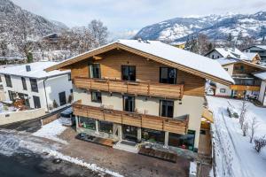 En generel udsigt til bjerge eller udsigt til bjerge taget fra lejligheden