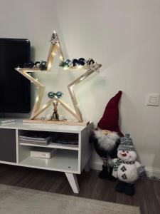 TV/trung tâm giải trí tại Ruime suite met privé ingang en badkamer +7 ảnh