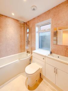 Koupelna v ubytování Church Road