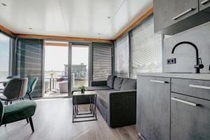 Nhà bếp/bếp nhỏ tại Houseboat Uitgeest