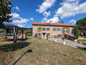 Το κτήριο όπου στεγάζεται  το bed & breakfast