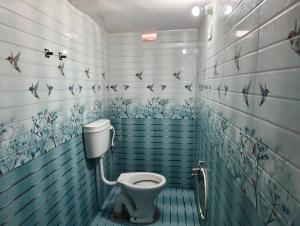 Ένα μπάνιο στο Sai Guest House