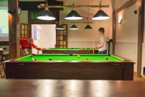 Τραπέζι μπιλιάρδου στο Les Pins Dorés- F125S - Clim- Animaux- Camping 4