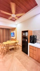 Η κουζίνα ή μικρή κουζίνα στο Me'Lawwa Studio -Private Pool-