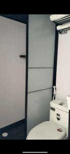 Ένα μπάνιο στο The mirage dome