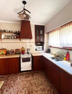 Η κουζίνα ή μικρή κουζίνα στο Alquiler Chalet Familiar Temporada Verano