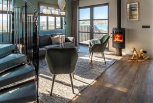 Φωτογραφία από το άλμπουμ του Northern Lights above - skylight windows στο Σέλφος +89 φωτογραφίες