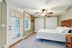 En eller flere senge i et værelse på Middle Ledge Lodge