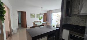 Η κουζίνα ή μικρή κουζίνα στο Casa Temporada Gurimar