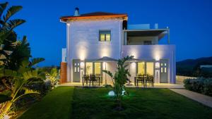 Κήπος έξω από το Sweet Sissi Homes