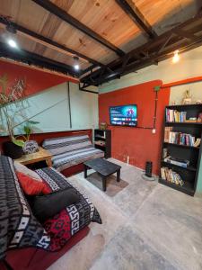 Μια τηλεόραση ή/και κέντρο ψυχαγωγίας στο La Fortaleza Hostel +17 φωτογραφίες