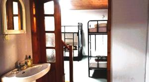 O baie la Royal 2 Hostel Opposite NALU BAR +42 fotografii