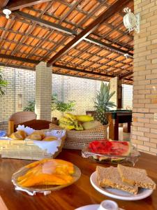 Jídlo v hotelu nebo okolí + 4 fotografie