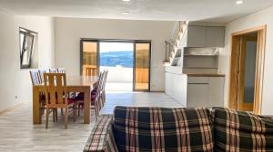 Η κουζίνα ή μικρή κουζίνα στο Casa Miradouro Fafião