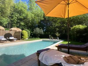 Πισίνα στο ή κοντά στο Gîte De Charme Le Cocon
