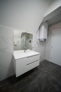 Ένα μπάνιο στο Ilic House