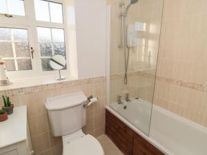 Et badeværelse på Cliffe Cottage + 18 billeder