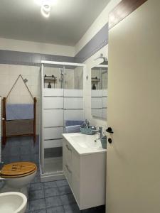 Ένα μπάνιο στο Cuore di Cairo - Bilocale vicino al centro storico