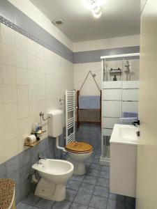 Ένα μπάνιο στο Cuore di Cairo - Bilocale vicino al centro storico