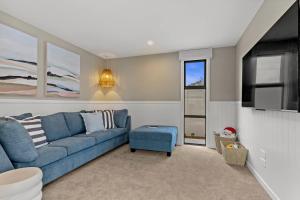 O zonă de relaxare la Premium Home with Sauna & Parking - Steps to Beach