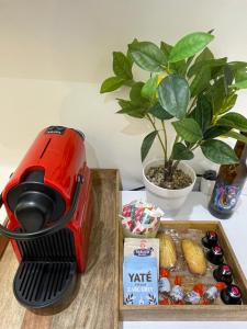 Φαγητό σε αυτό το διαμέρισμα ή κάπου εκεί κοντά