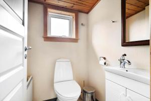 Ένα μπάνιο στο 5643-Gudhjem-Holkavej-13-A +12 φωτογραφίες