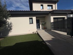 Το κτήριο όπου στεγάζεται  η βίλα