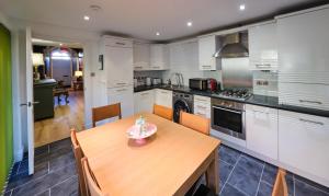 Η κουζίνα ή μικρή κουζίνα στο Bruce on the Row-Historic Elegance near Edinburgh