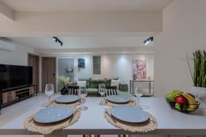 Μια τηλεόραση ή/και κέντρο ψυχαγωγίας στο Stone project-2-