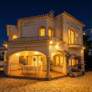 Το κτήριο όπου στεγάζεται  η βίλα