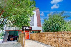 Budova, kde se hotel nachází + 20 fotografií