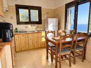 Η κουζίνα ή μικρή κουζίνα στο Maison trois chambre avec vue sur mer