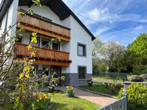 Κήπος έξω από το Nordschleife Apartment A1 Für bis zu 10 Personen