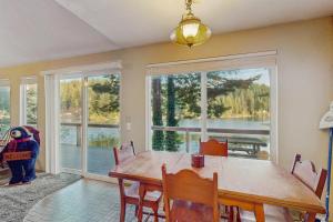 Billede fra billedgalleriet på Rustic Retreat on Mercer Lake i Florence