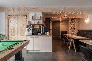 Η κουζίνα ή μικρή κουζίνα στο Siedmiu Króli Rooms&SPA