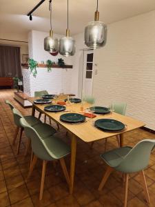 Χώρος καθιστικού στο Villa Oni met grote speelruimte