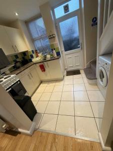 Кухня или мини-кухня в Hill View Cottage
 +5 фотографий