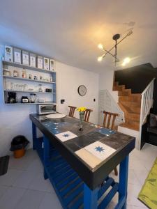 Η κουζίνα ή μικρή κουζίνα στο Casita hermosa En el centro +9 φωτογραφίες