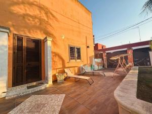 Το κτήριο όπου στεγάζεται  η παραθεριστική κατοικία