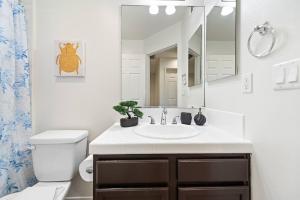 Billede fra billedgalleriet på Bright Private Room | Central OC by Irvine & Beach i Tustin