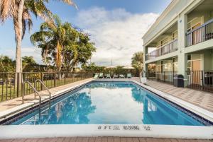 Bazén v ubytování Boca By The Sea Hotel nebo v jeho okolí