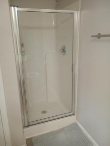 Ένα μπάνιο στο The Serene in Between