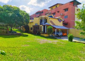 Το κτήριο όπου στεγάζεται  ο ξενώνας +54 φωτογραφίες