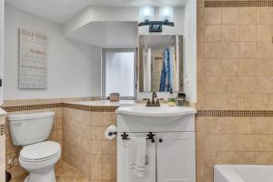 Et badeværelse på Rising Sun Cottage 3 Bedroom 3 Bathroom + 41 billeder